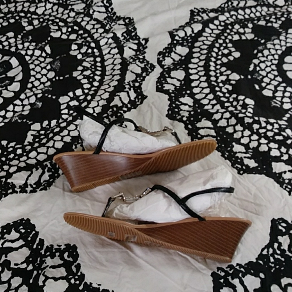 Sandals - Picture 3 of 5
